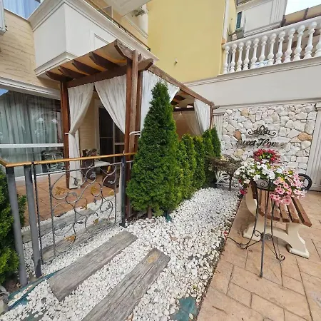 Gazde/Camere de închiriat луксозно студио сладък дом в Sunny Beach