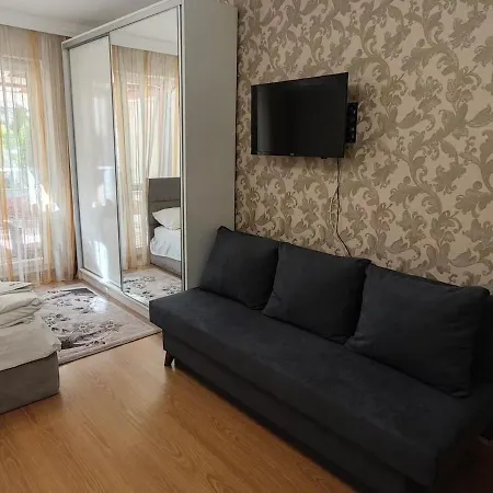 Проживание в семье луксозно студио сладък дом в